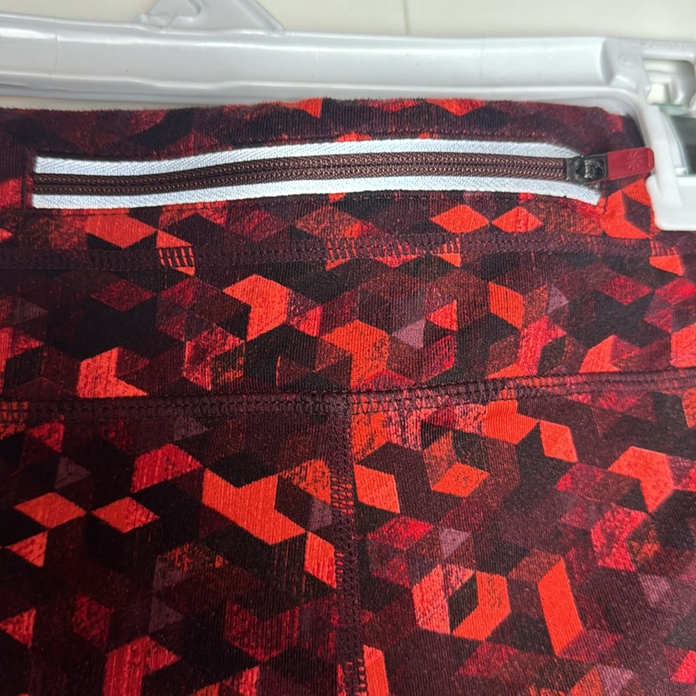 Athleta triangular be free tight women’s small red geometric leggings - Picture 10 of 12